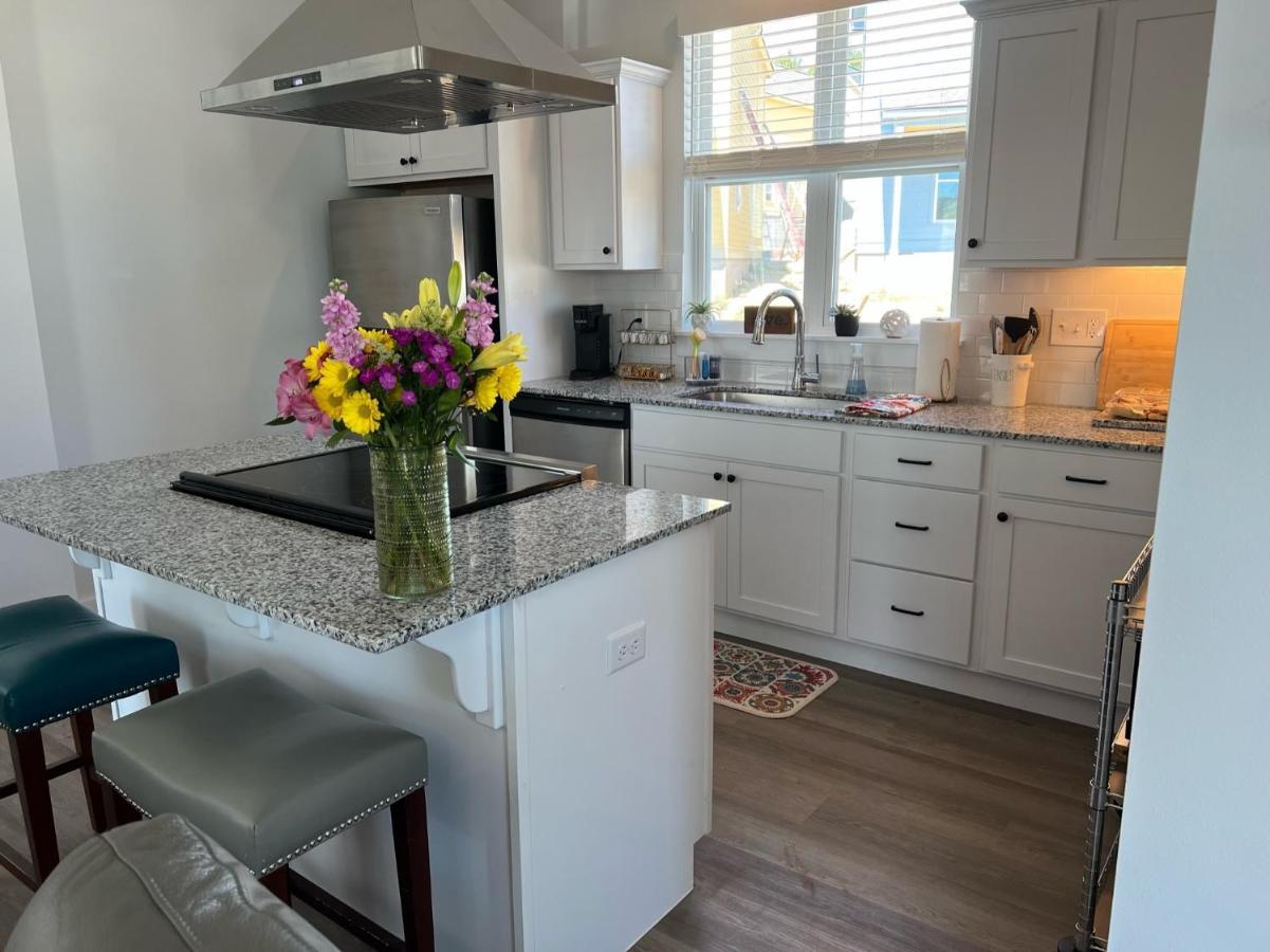 New Centennial Park Luxury Smart Home W Courtyard Fayetteville Eksteriør bilde