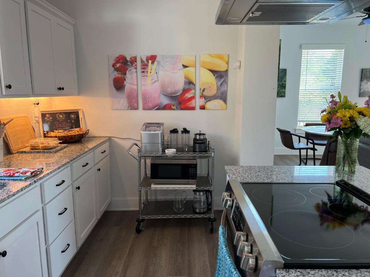 New Centennial Park Luxury Smart Home W Courtyard Fayetteville Eksteriør bilde